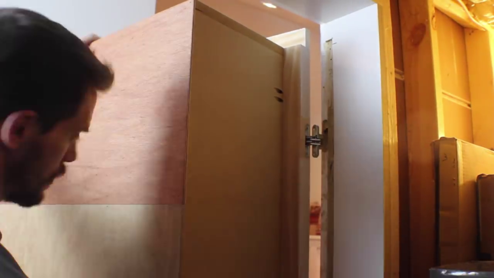 процесс изготовления потайного дверь-шкафа из фанеры шаг 30процесс изготовления потайного дверь-шкафа из фанеры шаг 31