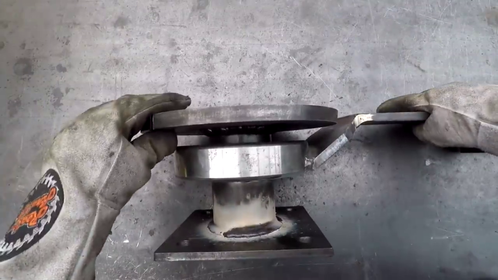 процесс изготовления самодельного станка для гибки металла шаг 17