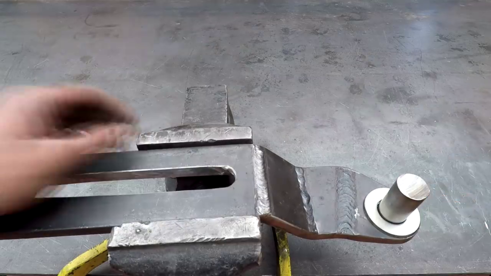 процесс изготовления самодельного станка для гибки металла шаг 22