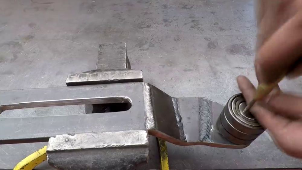 процесс изготовления самодельного станка для гибки металла шаг 23