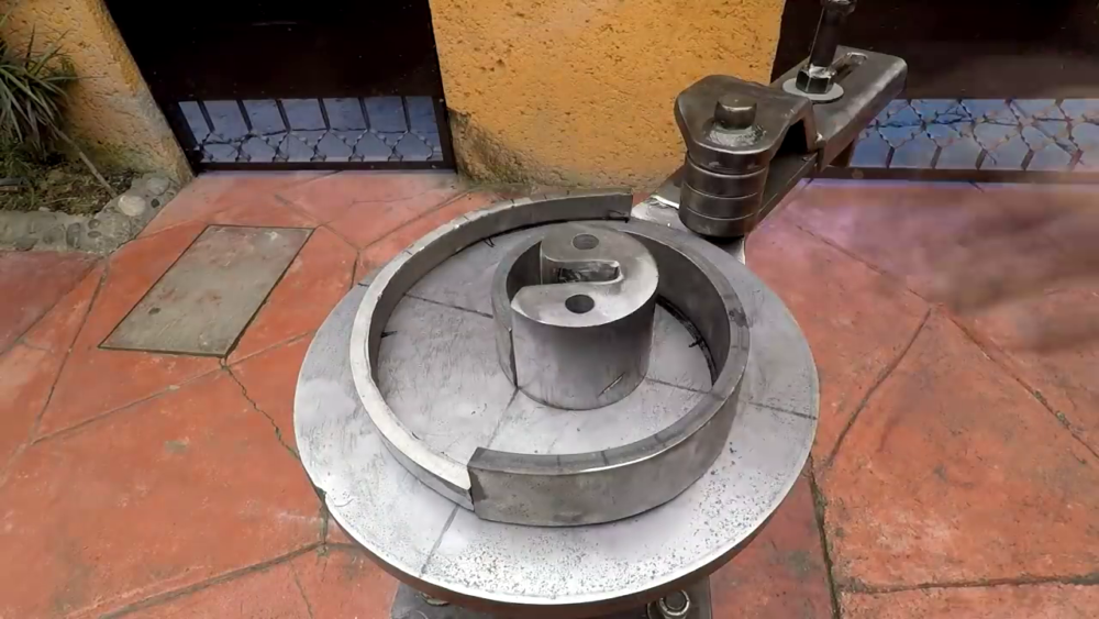 процесс изготовления самодельного станка для гибки металла шаг 41